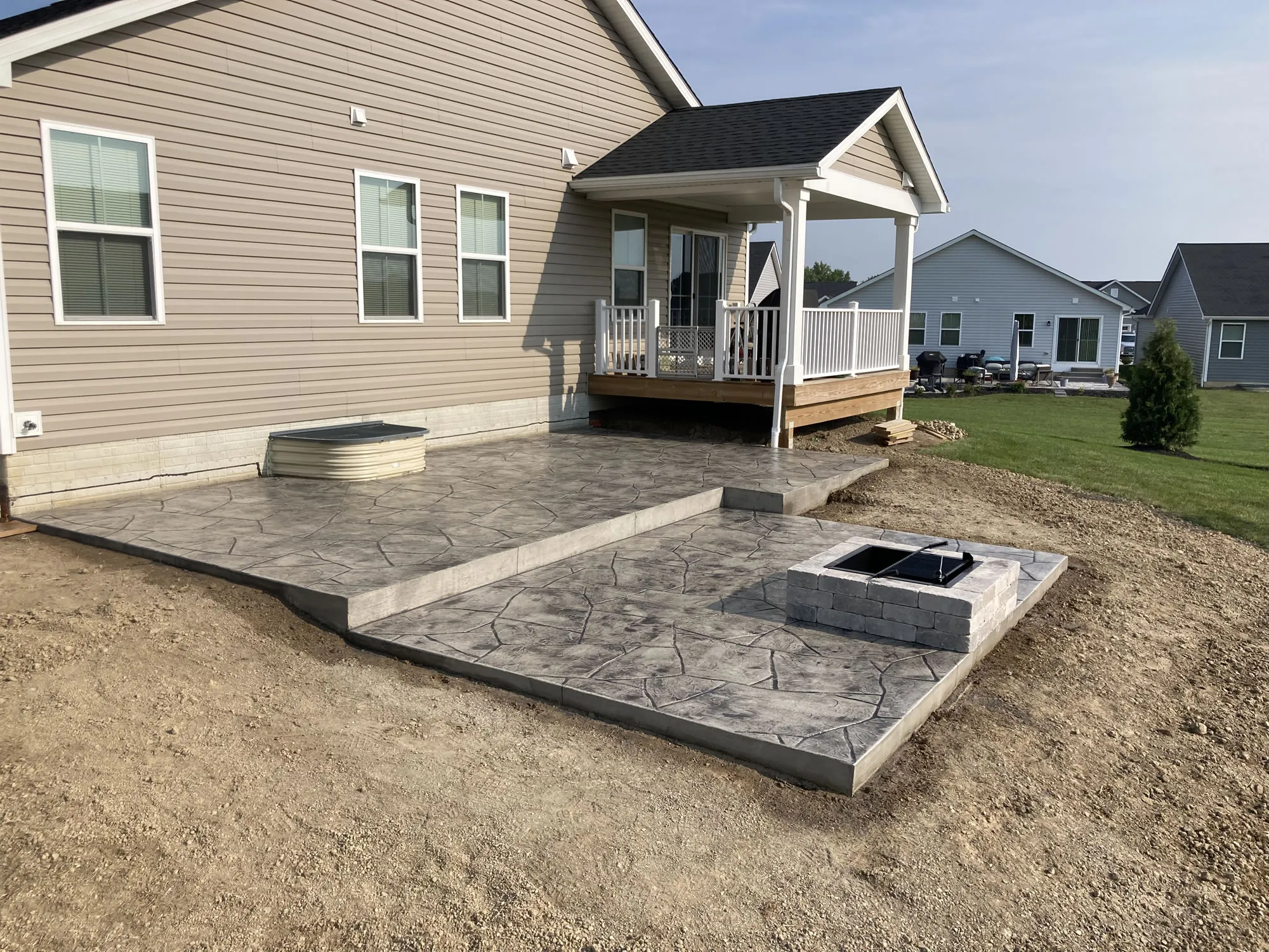 two-tier-flagstone-concrete-patio